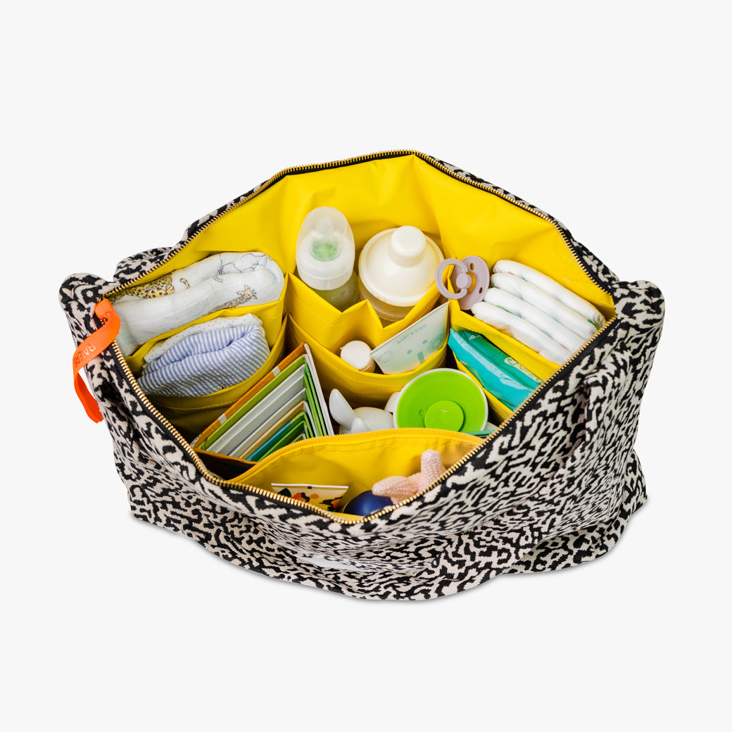 Zwarte koraal luiertas